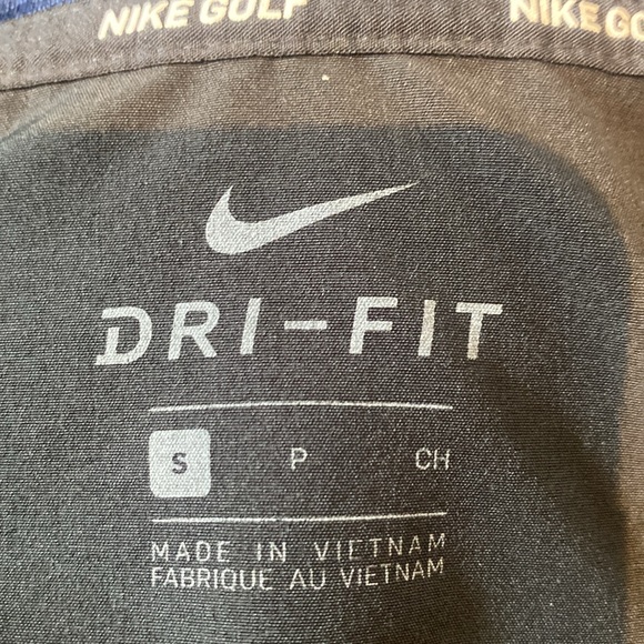 Nike Golf Men’s 1/2 zip Pullover. Size Small - Picture 3 of 3